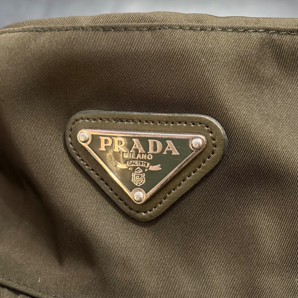 NEW UNISEX PRADA OLIVE GREEN  RE-NYLON BUCKET HAT LOGO PLAQUE ONE SIZE - Picture 3 of 6